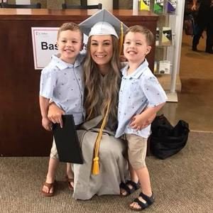 Meet your Posher, Alexis